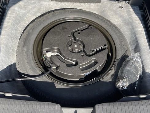 Certified 2023 Nissan Rogue SV image 8