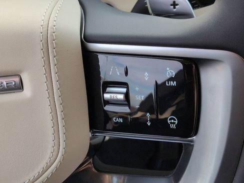 New 2026 Land Rover Range Rover SE image 12