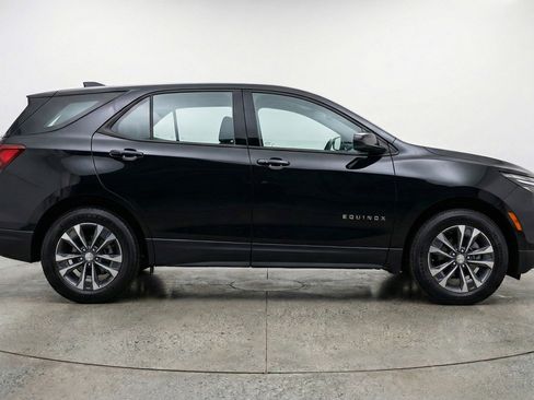 Used 2025 Chevrolet Equinox LT FWD image 11