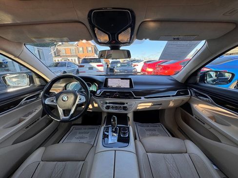 Used 2016 BMW 750i xDrive image 16