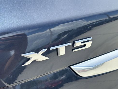 Used 2018 Cadillac XT5 FWD image 6