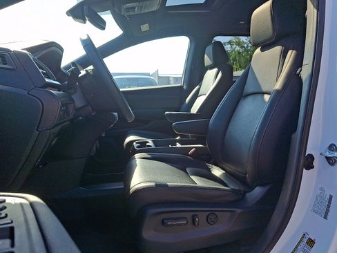 Used 2024 Honda Odyssey Sport image 12
