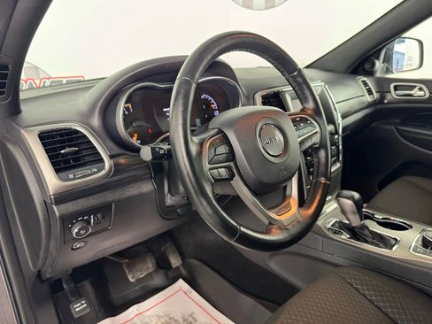 Used 2021 Jeep Grand Cherokee Laredo image 10