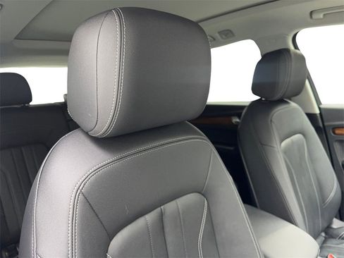 Used 2023 Audi Q5 2.0T Premium w/ Convenience Package image 46