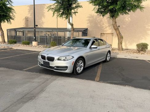 Used 2014 BMW 528i Sedan RWD image 1