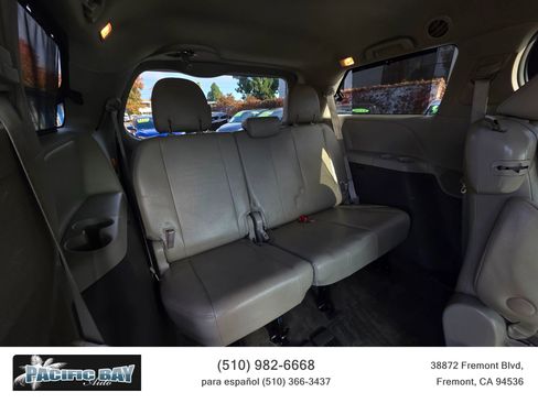 Used 2013 Toyota Sienna XLE image 20