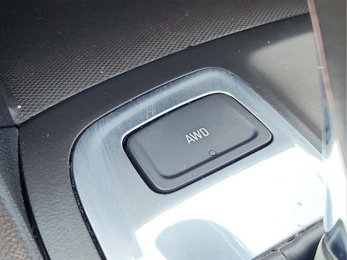 Used 2018 Chevrolet Equinox LT w/ Sun & Infotainment Package image 26