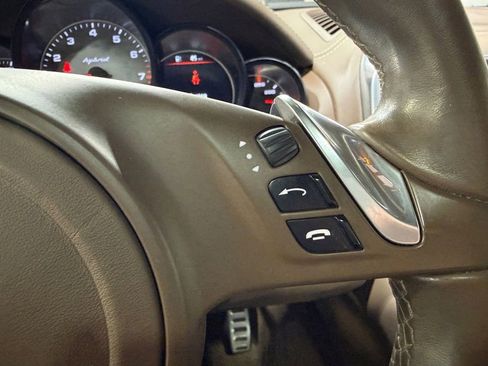 Used 2012 Porsche Cayenne S image 28