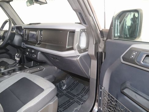 Used 2022 Ford Bronco 4-Door image 40