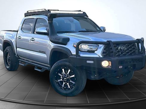 Used 2023 Toyota Tacoma TRD Off-Road w/ Black Out Package (TMS) AWD/4WD image 22