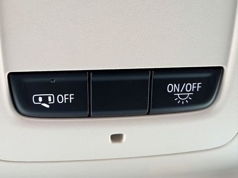 Certified 2023 Buick Envision Preferred FWD image 22