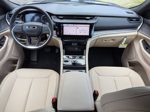 New 2026 Jeep Grand Cherokee Limited AWD/4WD image 16