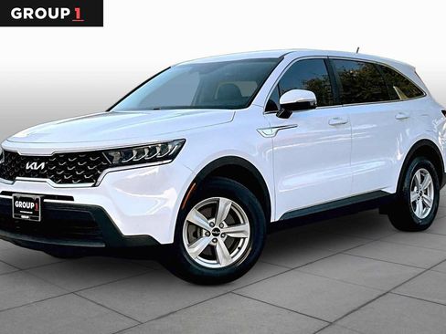 Used 2022 Kia Sorento LX FWD image 1