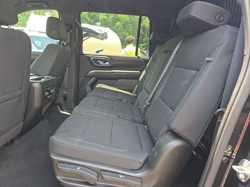 Used 2021 Chevrolet Suburban LS AWD/4WD image 11