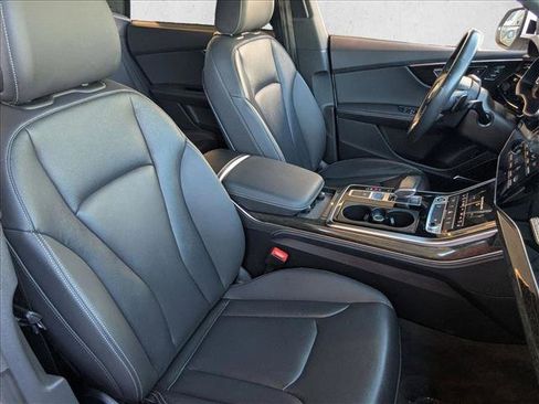 Used 2022 Audi Q8 Premium Plus image 23