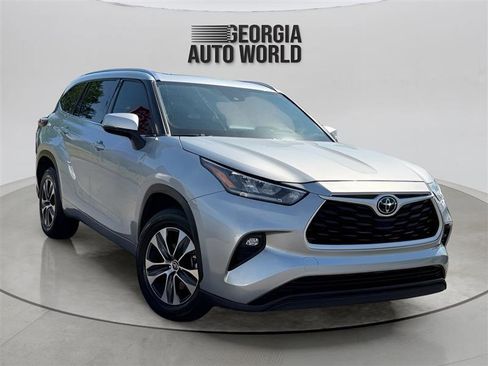 Used 2020 Toyota Highlander XLE image 8