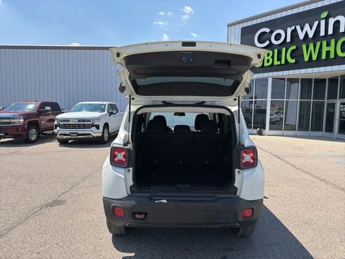 Used 2017 Jeep Renegade Trailhawk w/ Cold Weather Group II AWD/4WD image 22