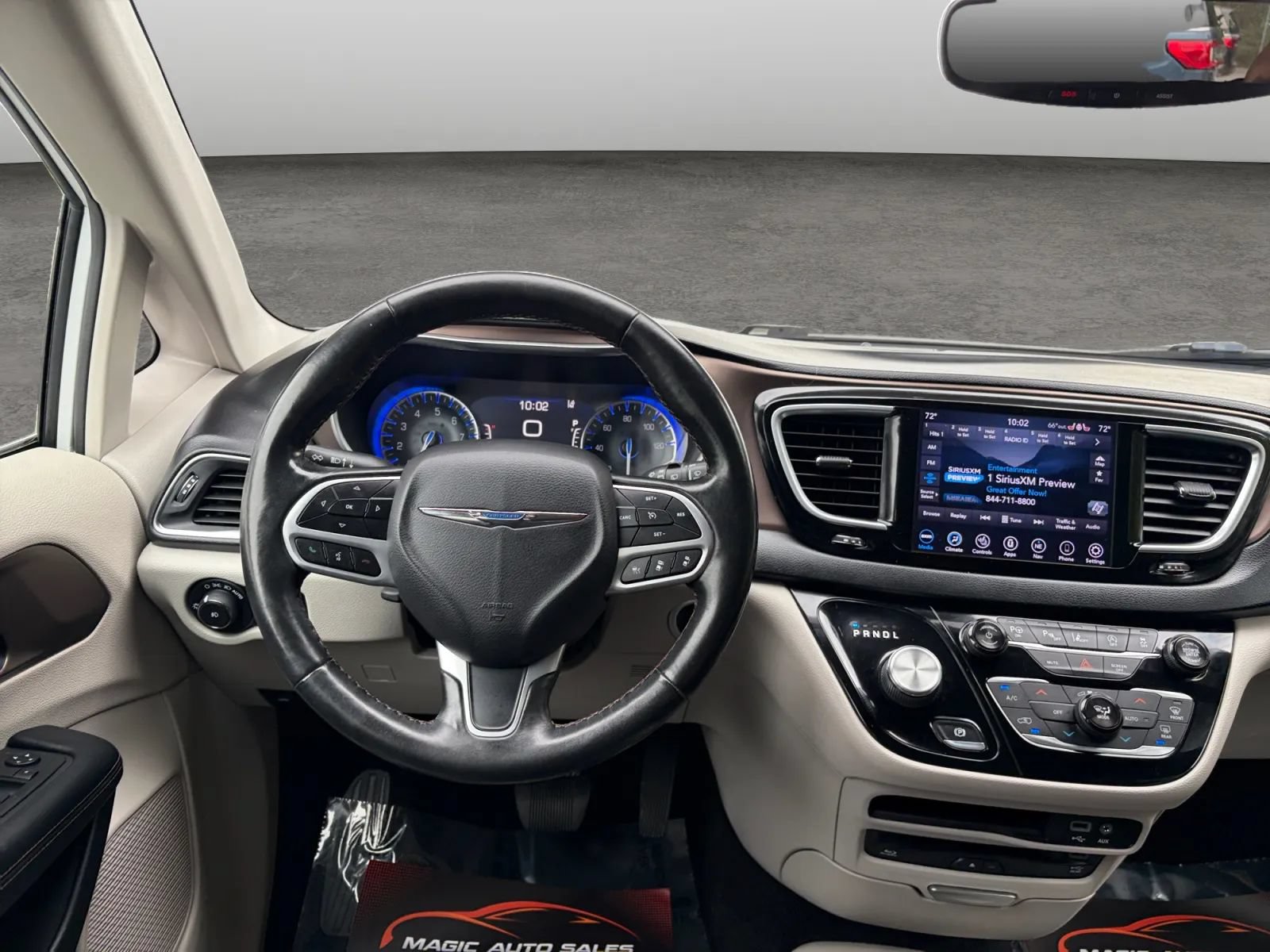 Used 2019 Chrysler Pacifica Touring-L Plus w/ Advanced Safetytec Group FWD image 29