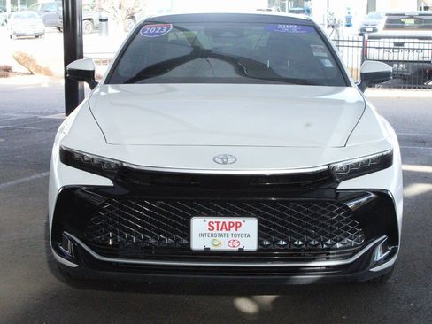 Used 2023 Toyota Crown Limited image 10