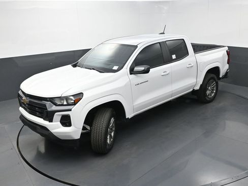 Used 2024 Chevrolet Colorado LT w/ LT Convenience Package image 31