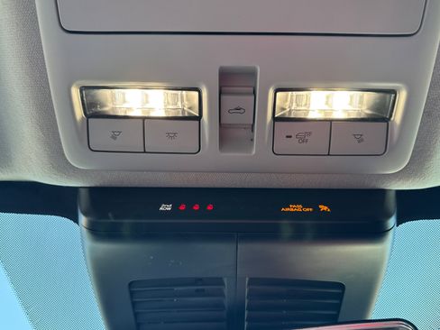 Used 2025 MAZDA CX-30 AWD 2.5 S w/ Preferred Package image 11