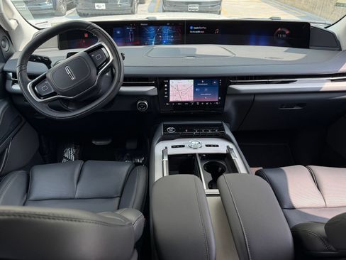 New 2027 Lincoln Navigator L Premier AWD/4WD image 19