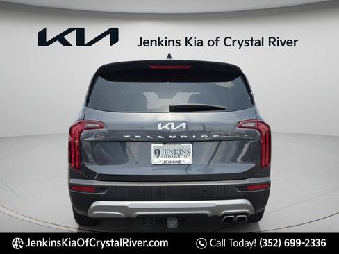 Used 2022 Kia Telluride SX w/ Towing Package FWD image 8
