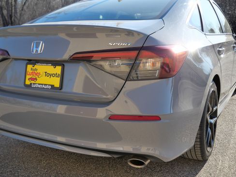 Used 2025 Honda Civic Sport image 17