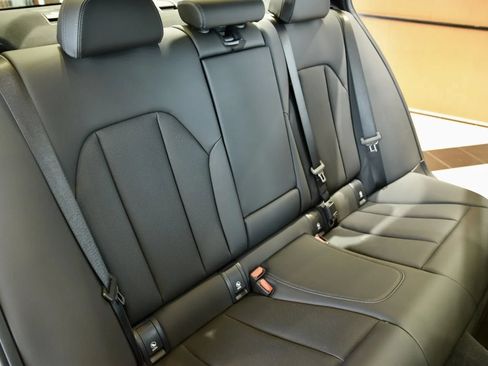 Used 2025 BMW 330i xDrive Sedan AWD/4WD image 22