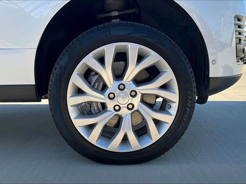 Used 2018 Land Rover Range Rover Supercharged image 11
