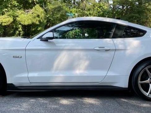 Used 2020 Ford Mustang GT Premium w/ GT Performance Package RWD image 4