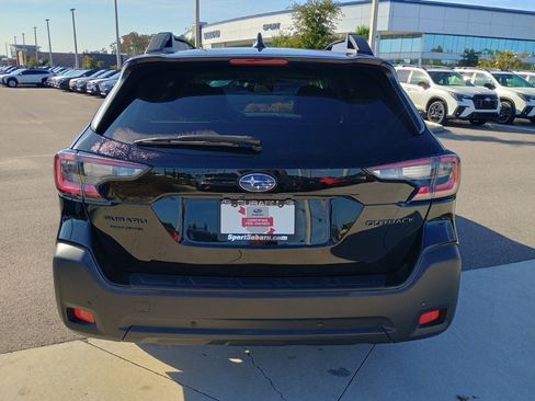 Certified 2023 Subaru Outback Onyx Edition image 6