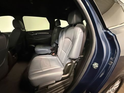 Used 2023 Buick Enclave Essence AWD/4WD image 8