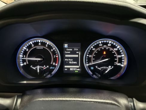 Used 2019 Toyota Highlander SE AWD/4WD image 14