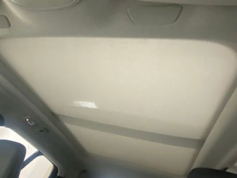 Certified 2025 Volvo XC40 B5 Core image 28