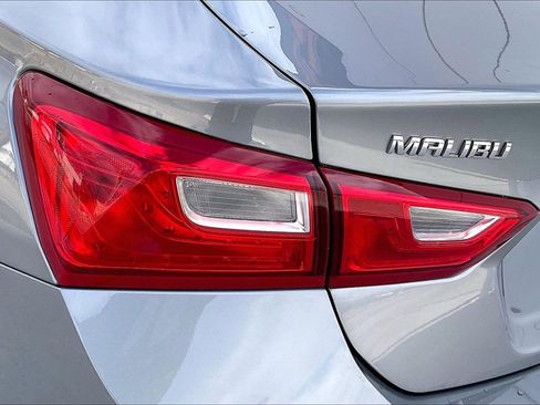 Used 2025 Chevrolet Malibu LT image 28