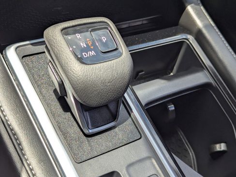 Certified 2025 Nissan Pathfinder SL FWD image 25