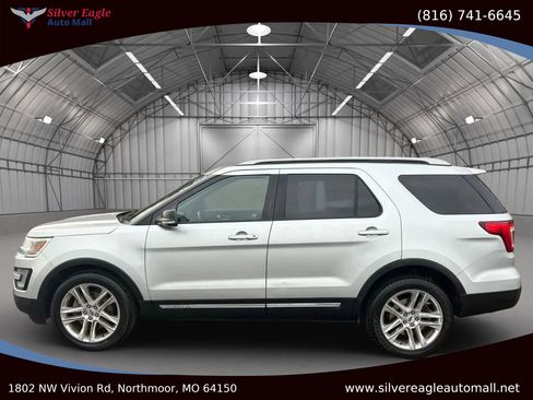 Used 2016 Ford Explorer XLT w/ Equipment Group 202A image 2