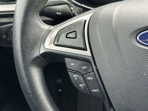 Used 2018 Ford Fusion SE image 23