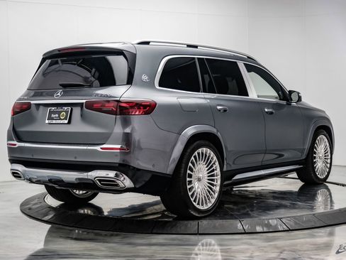 Used 2024 Mercedes-Benz Maybach GLS 600 4MATIC image 21