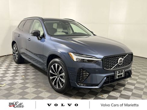 Used 2025 Volvo XC60 B5 Plus w/ Climate Package image 2
