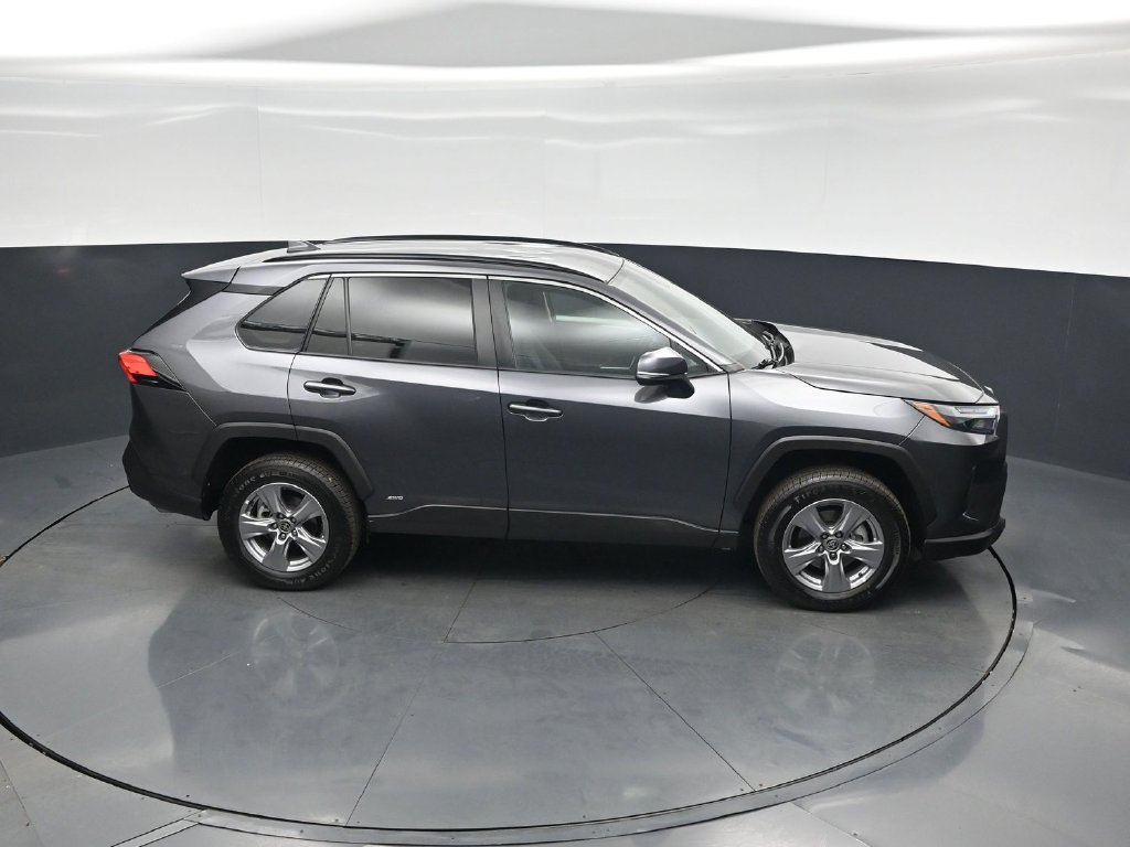 Used 2022 Toyota RAV4 XLE AWD/4WD image 52