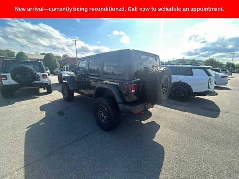 Used 2022 Jeep Wrangler Unlimited Rubicon w/ Cold Weather Group AWD/4WD image 10