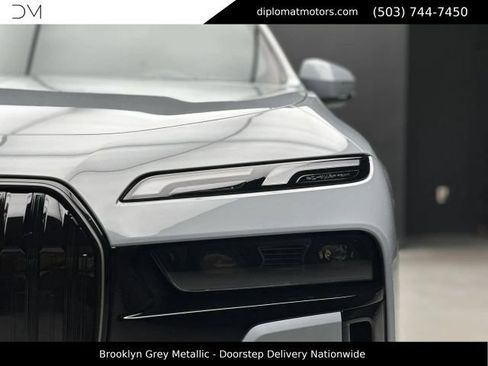 Used 2025 BMW i7 xDrive60 AWD/4WD image 13