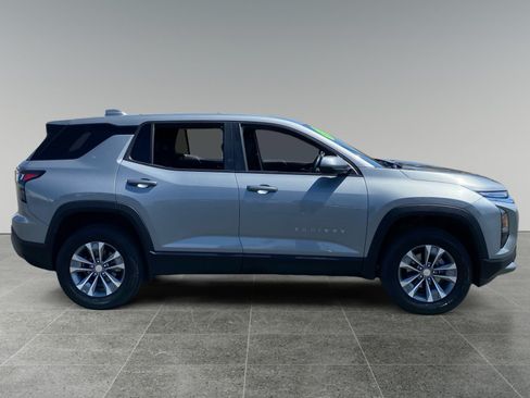 Used 2025 Chevrolet Equinox LT FWD image 6