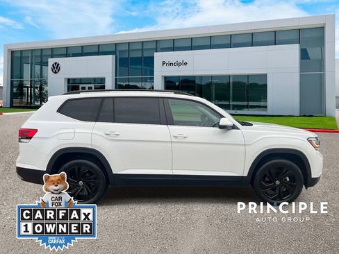 Used 2023 Volkswagen Atlas SE w/ Black Wheel Package FWD image 5