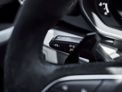 Used 2022 Lamborghini Urus AWD/4WD image 57