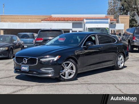 Used 2018 Volvo S90 T5 Momentum w/ Convenience Package image 1