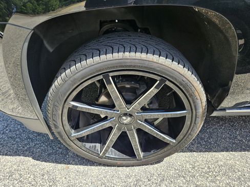 Used 2019 Cadillac Escalade Premium Luxury w/ Escalade Sport Edition RWD image 7