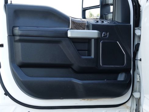 Used 2019 Ford F250 Lariat w/ Lariat Value Package AWD/4WD image 24